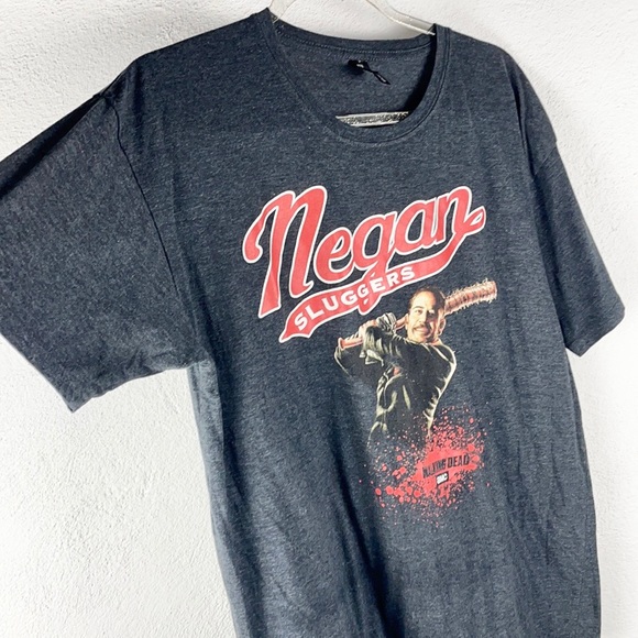 LOOT CRATE | THE WALKING DEAD “Negan Sluggers” Barbed Wire Baseball Bat T-Shirt - Picture 1 of 5